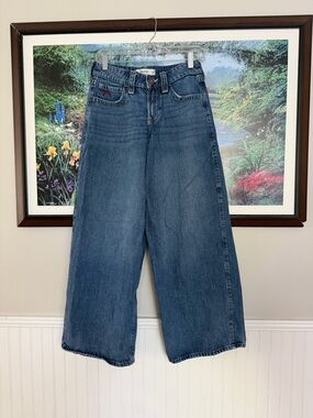 Hollister cherry Wide Leg Women’s Jeans in Medium Blue